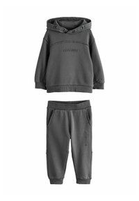 smALLSAINTS EMBOSSED LOGO AND JOGGERS SET - Verryttelypuku - charcoal grey