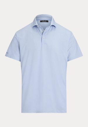 Jasnoniebieska koszulka polo z krótkim rękawem, subtelnym teksturowanym wzorem, kołnierzykiem na guziki i małym logo na lewym rękawie.
