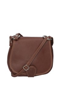 Borsa a tracolla in pelle marrone con forma curva, cuciture a contrasto e tracolla removibile. Caratterizzata da hardware elegante e design minimalista.