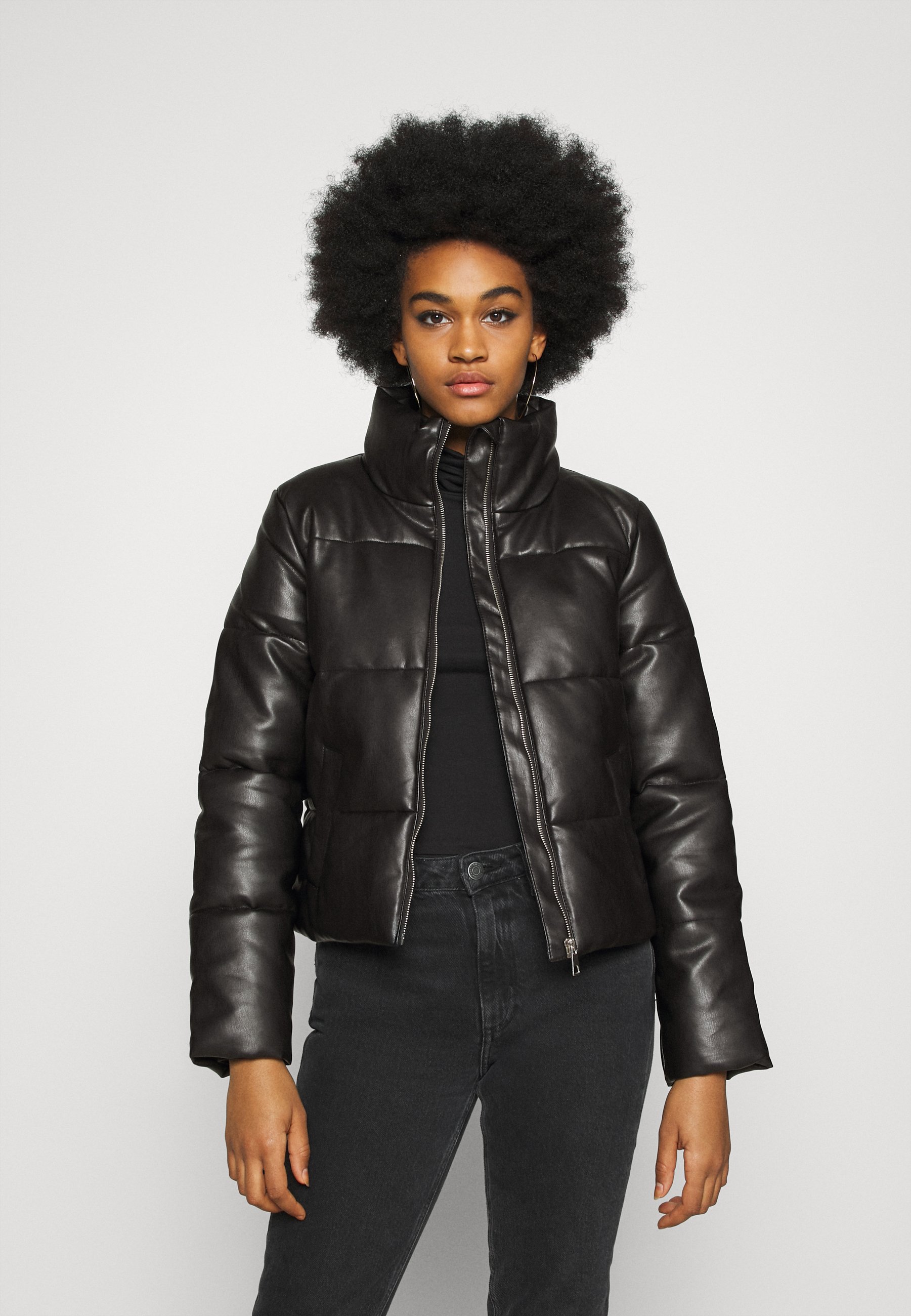 Jackor Dam . Köp damjackor online på Zalando.se Jackor Dam . Köp damjackor online på Zalando.se