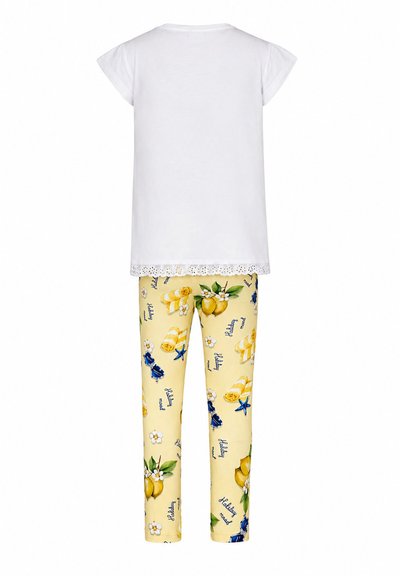 Top blanco de manga corta con bajo de encaje combinado con leggings amarillos con motivos de limones, estrellas de mar, gafas de sol, flores y texto "holiday mood".
