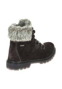 Ciemnoszare zamszowe botki za kostkę z kołnierzem z sztucznego futra, metalowymi oczkami i gumową podeszwą z teksturowanym bieżnikiem. Wodoszczelne.