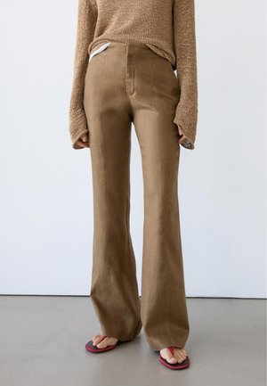 Massimo Dutti FLARE FIT - Pantaloni - green