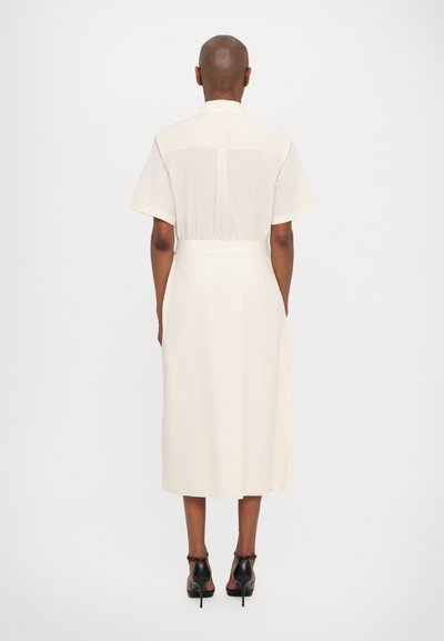 Theory WRAP SLEEK - Ingruha - eggshell