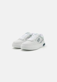EA7 Emporio Armani SUMMER COURT - Tenisice - white/iceflow/stargaze