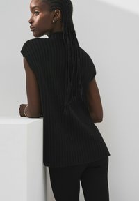 Next HIGH NECK - Jednoduché tričko - black