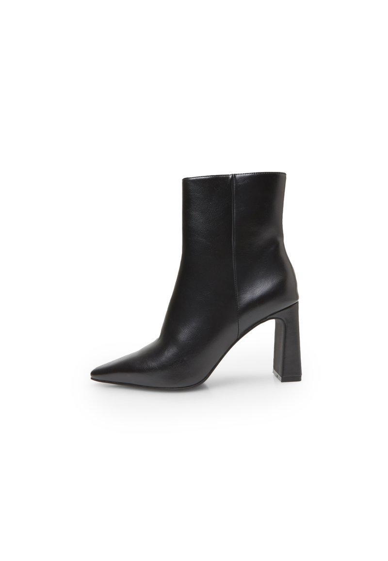 Black leather ankle boot with a pointed toe and a block heel. Smooth texture and clean design with a minimalist silhouette.