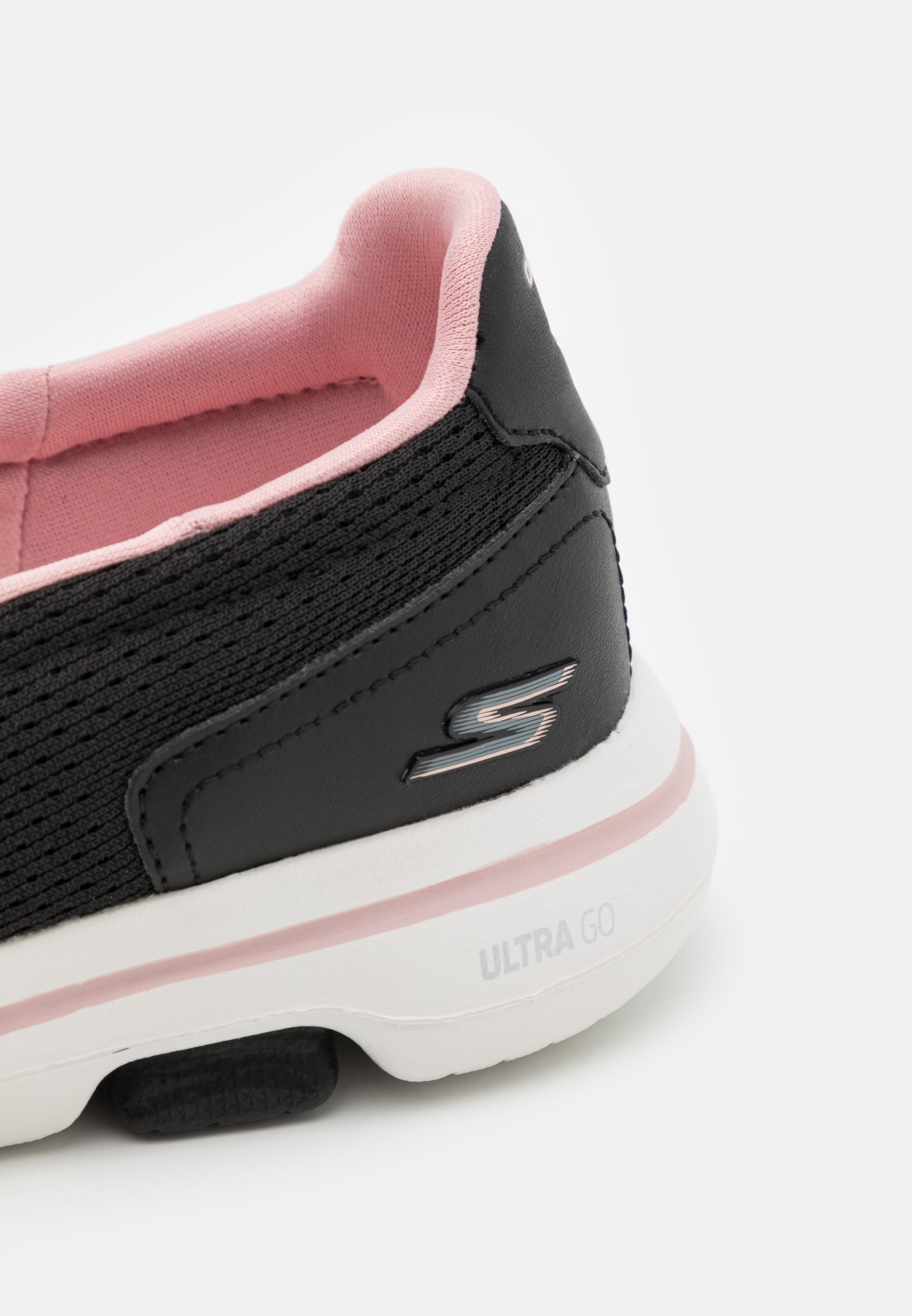 Skechers Performance GO WALK 5 OCEAN SPARKLE - Sportieve wandelschoenen -  black/light pink/Zwart - Zalando.nl