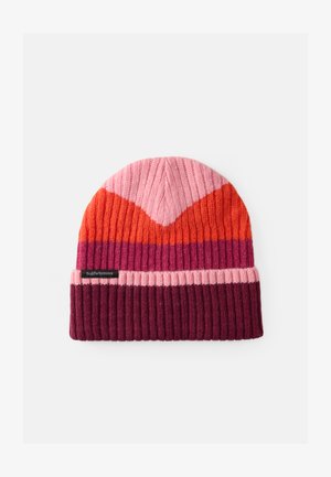 Strikket hue med et chevronmønster i orange, pink og bordeaux. Tekstureret ribbet design med et syet mærke.