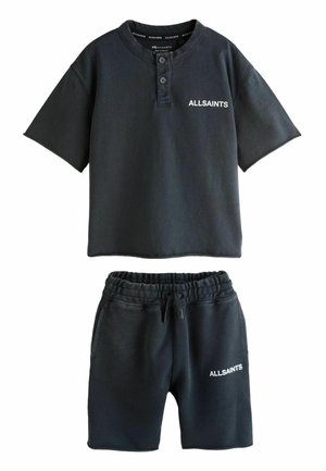 Must värviline lühikeste varrukatega Henley särk kahe nupuga ja sobivate elastse vöökohaga lühkadega, mõlemal vasakul küljel valge ALLSAINTS logo.