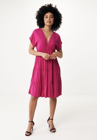Mexx V Neck Flared Day Dress - Vestido informal - hot pink
