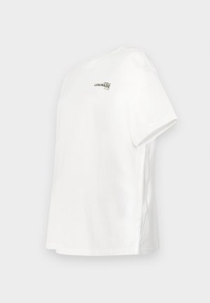 Camiseta de algodón blanca con mangas cortas, un corte relajado, cuello redondo y un estampado en negro que dice "LOVELY LEMONADE CLUB."