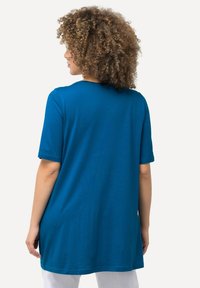 Ulla Popken GROSSE GRÖSSEN - Jednoduché tričko - classic medium blue