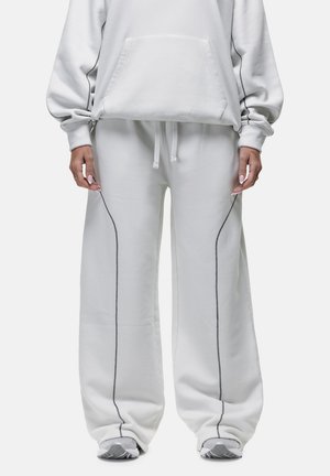 LJB-650GFN1012PINK GDP - Tracksuit bottoms - off-white