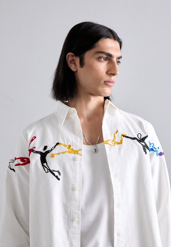 EMBROIDERED FIGURES BUTTON UP - Shirt3