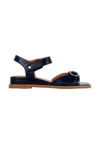 Sandalo in pelle blu navy con punta aperta, cinturino regolabile, accento con fibbia metallica e suola marrone chiaro. Design piatto con dettagli minimi.