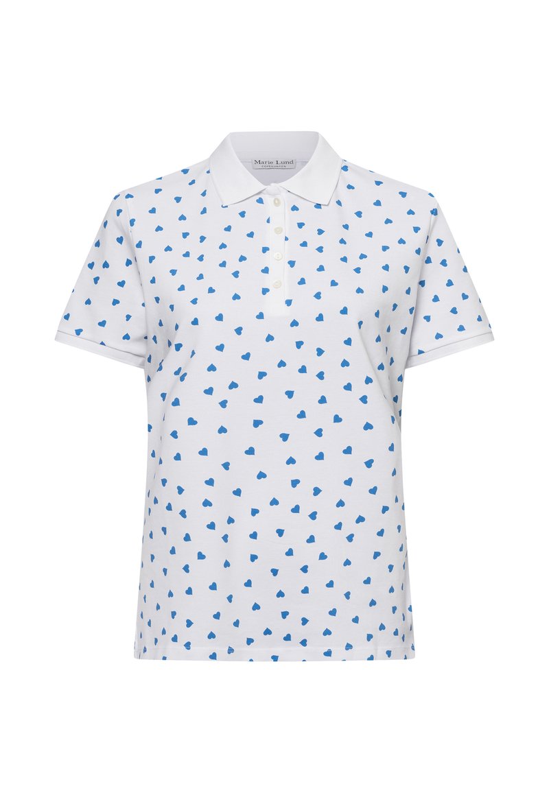 Weißes Poloshirt mit blauem Herzmuster, kurzen Ärmeln und einer Knopfleiste mit drei Druckknöpfen. Glattes Material mit klassischem Kragen.