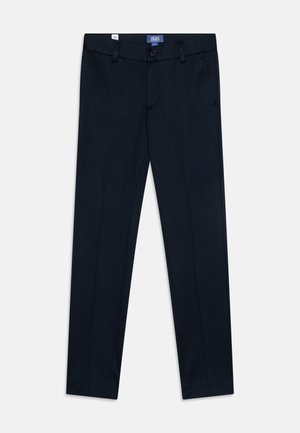 Pantaloni blu navy su misura realizzati in un tessuto morbido, con chiusura a bottone, passanti per cintura e due tasche laterali.
