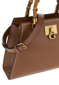 Guess STEPHI SATCHEL - Sac à main - hellbraun