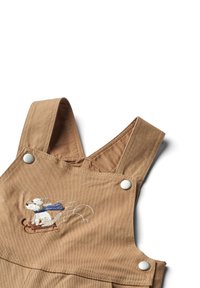 Braune Baumwoll-Latzhose mit besticktem Design eines Hundes auf einem Schlitten, kontrastierendem blauen Schal, verstellbaren Schulterträgern und silbernen Druckknöpfen.