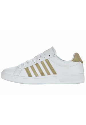 Trainers - white