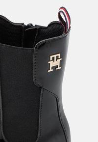 Tommy Hilfiger Botki