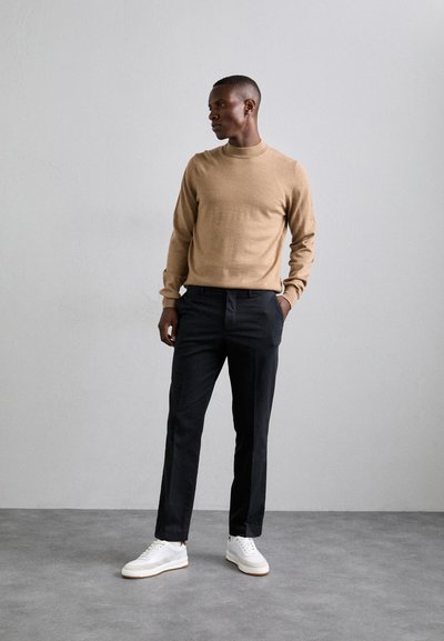 Filling Pieces MONDO SQUASH TAG - Joggesko - white