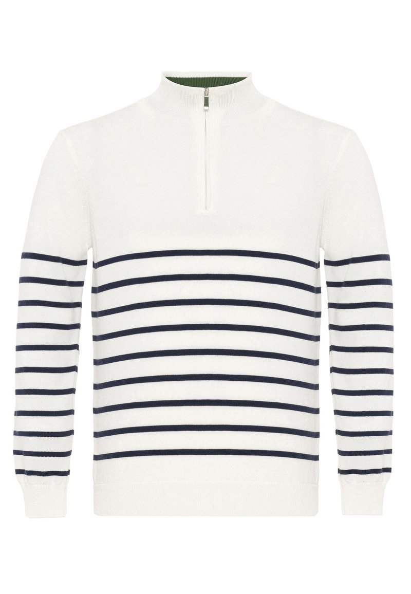 Hvid sweater trøje med marineblå horisontale striber, høj krave og kvart lynlås. Stoffet fremstår blødt og struktureret.