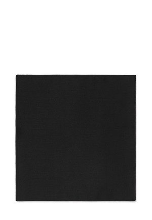 Czarna próbka tkaniny z teksturowanym wykończeniem, starannie wyrównane krawędzie, odpowiednia do różnych zastosowań w projektowaniu i dekoracji.