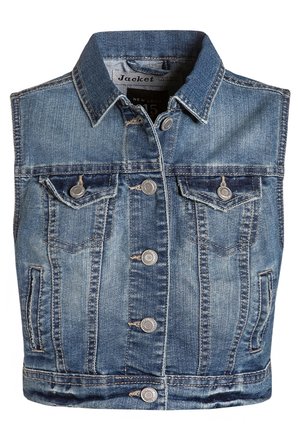 Denim ærmeløs jakke med klassisk krave, sølvfarvede trykknapper, to brystlommer og en falmet blå vask med subtil tekstur.