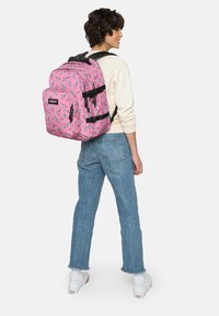Eastpak PROVIDER UNISEX różowy