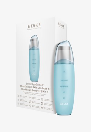Blå Geske MicroCurrent Skin Scrubber med klar hætte, der viser exfoliere, fugte og løfte funktioner, ved siden af dens hvide produktæske.