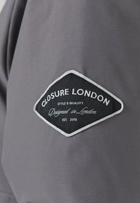 CLOSURE London - Kurtka zimowa