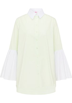 Svetlo zelena srajca s kraticami, z belim zasukanim rokavom, ki ima klasičen ovratnik in raven rob. Gladka tekstura.