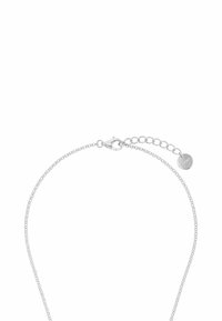 Collar de cadena de plata con cierre de langosta y cadena de extensión ajustable que presenta una pequeña etiqueta redonda grabada con "JOOP!"