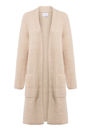 Cardigan long beige en tricot avec un devant ouvert, des manches longues, deux poches plaquées sur le devant et un motif côtelé texturé.