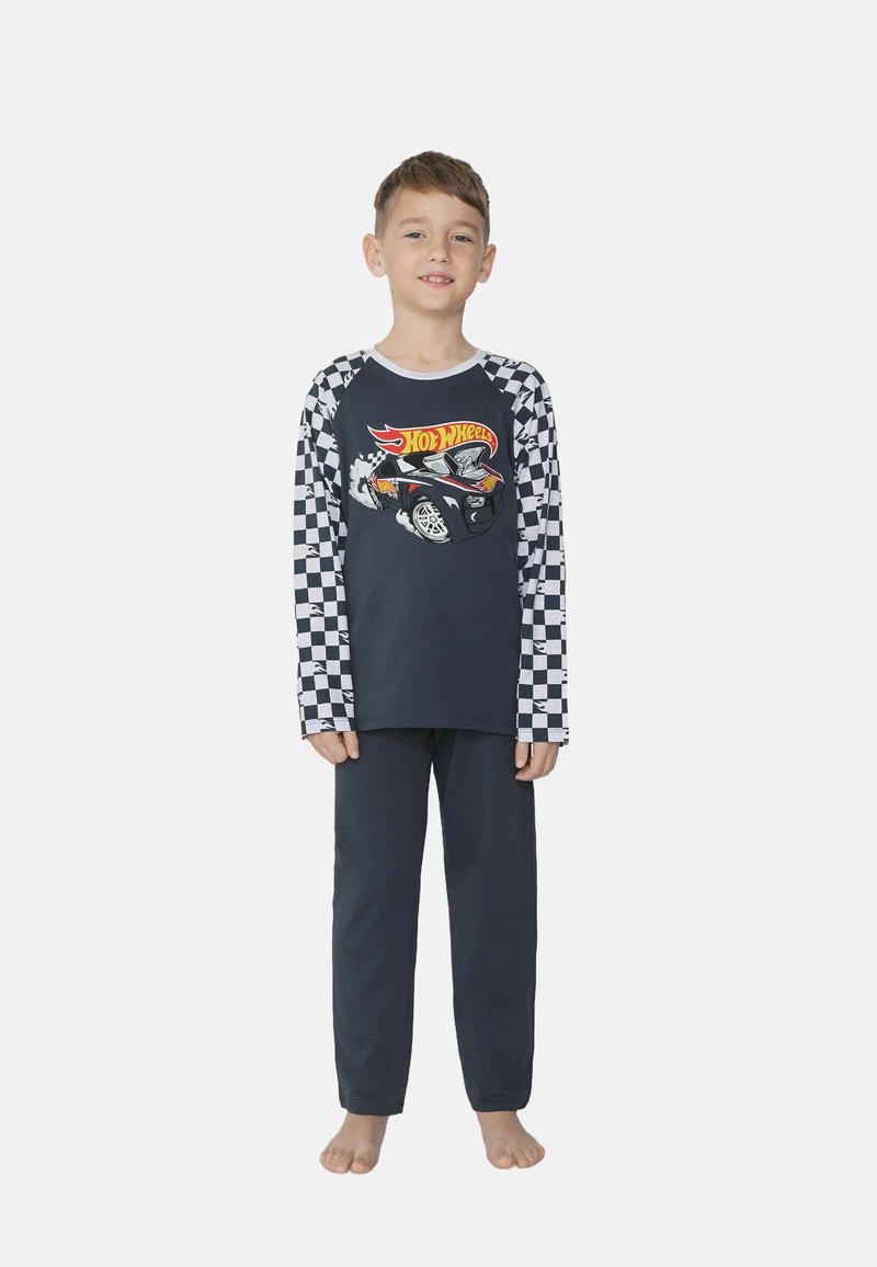 Námořnické pyžamo s grafikou černého závodního auta na tričku, s kostkovanými rukávy a odpovídajícími tmavými kalhotami. Materiál z bavlněné směsi.