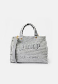 Szürke kordbársony kézitáska, plüss textúrával, dupla tetején fogantyúkkal és levehető vállpánttal. Az "Juicy" és az "Est. Los Angeles." hímzett felirattal rendelkezik.