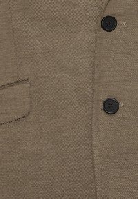 Clean Cut Copenhagen BRENDON khaki