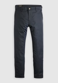 Pantalon droit bleu marine foncé avec passants de ceinture et fermeture à bouton devant sur fond neutre.