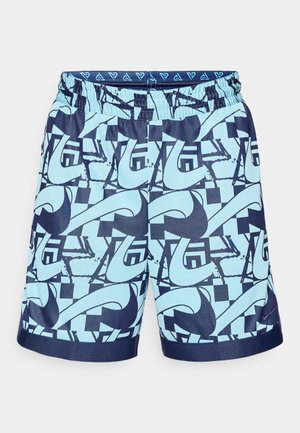 Shorts de bain bleus et navy avec un imprimé graphique présentant des formes et des motifs abstraits. Taille élastique avec une texture lisse et détail de logo.