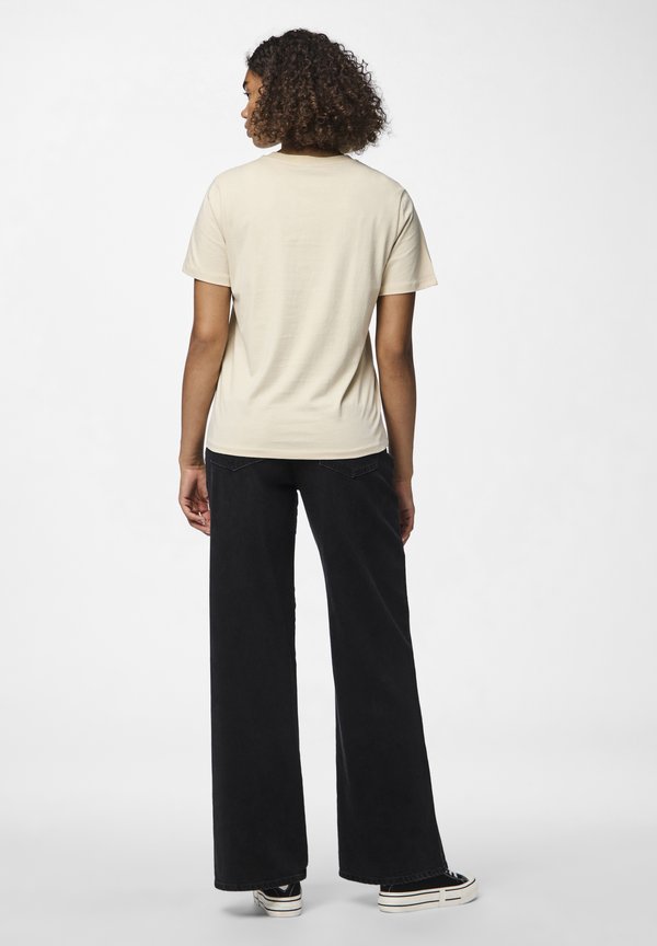 PCRIA SOLID TEE - Basic T-shirt - birch4