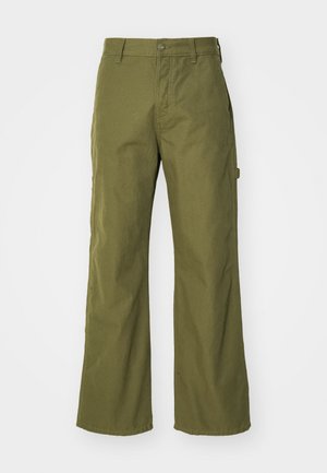Olivově zelené kalhoty širokého střihu vyrobené z odolné látky, s knoflíkovým zapínáním, postranními kapsami a rovnými okraji.