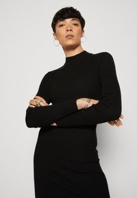 Anna Field Shift-haljina - black