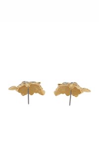 Pendientes de studs en forma de hoja de oro con un diseño texturizado. Cada pendiente cuenta con un poste para el cierre y una superficie lisa y reflectante.