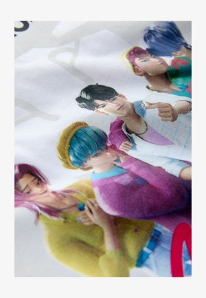 Kleurrijke afbeelding met vijf gestileerde personages met diverse haarkleuren, gekleed in opvallende kleding, tegen een lichte achtergrond.