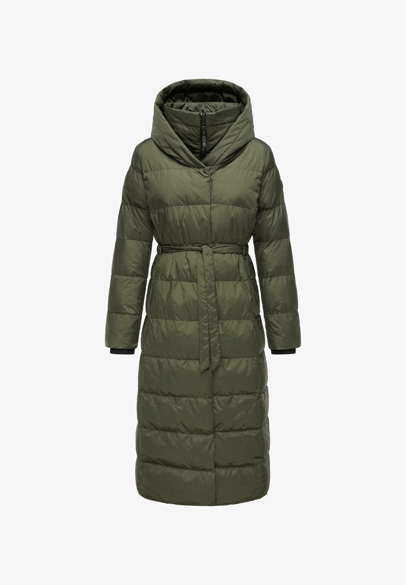 Garšs olīvu zaļas krāsas pūkains mētelis ar kapuci, jostu vidukļa daļā un elastīgām aprocēm. Vēl ir šūtu rakstu un priekšējo rāvējslēdzēju.