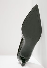 Högl Avokkaat - black