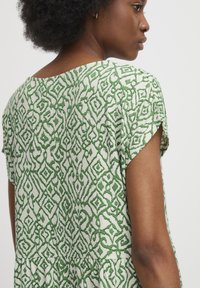 ICHI IHLISA - Jerseykleid - greenbriar ikat print