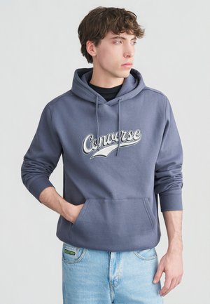 SCRIPT - Kapuutsiga pusa - cold stare